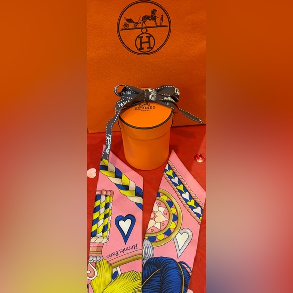 🧡💝HERMÈS TWILLY Pink/Yellow/Blue
Free Hermès Birkin Air Freshener & more💝🧡 - Picture 9 of 12